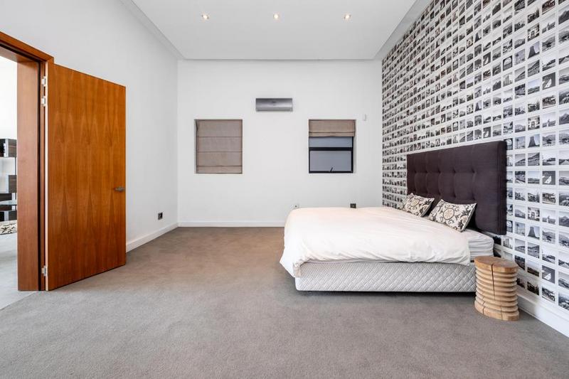 7 Bedroom Property for Sale in Bantry Bay Western Cape